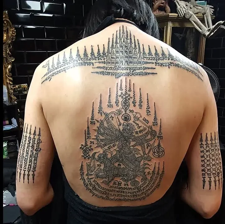 Sak_yant_tattoo_full_back_tattoo_thailand
